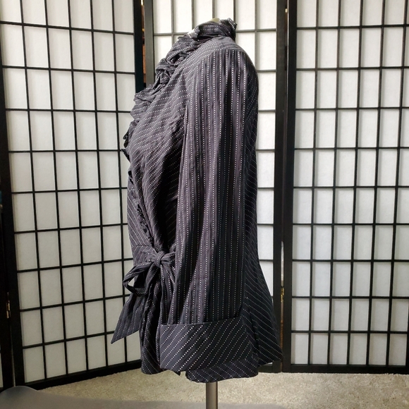 Classiques Entier Atelier Black and White V-Neck Wrap with Bow Closure Blouse - Picture 3 of 13